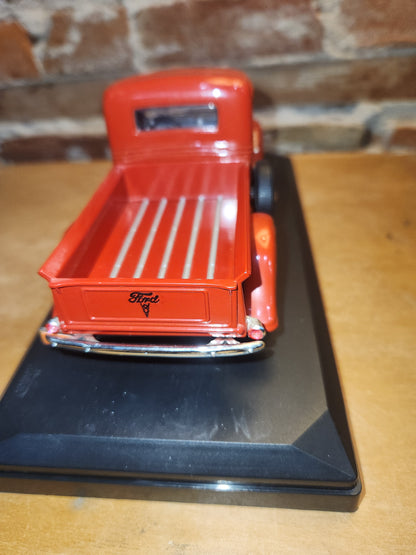 Vintage Redbox 1937 Ford Pickup 1:24 Die-Cast Model Truck ALL RED vc8