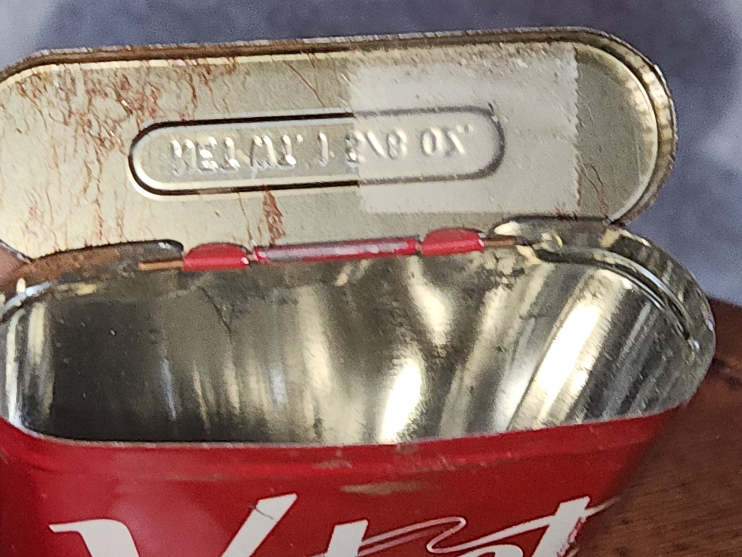 Vintage Tobacco Velvet pipe and cigarette 1 1/2 oz  Kentucky tin977