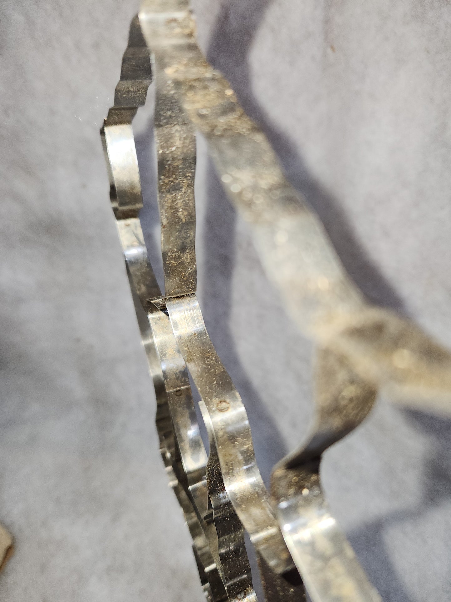 CC21 vintage 32 in 1 scrapless stainless steel cookie cutter