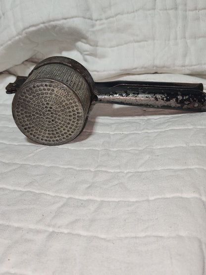 Vintage Potato Ricer black chippy handle universal kit914