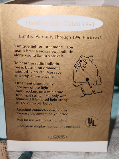 Vintage Hallmark Keepsake Ornament 1993 Radio News Flash white cat kitty Magic Voice Sound Light ho891