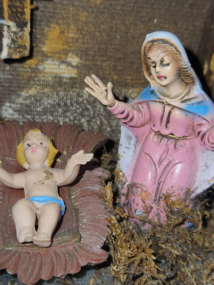 Vintage Italian Small Nativity Set. Mary, Joseph, Jesus, Sheep, Creche ns77