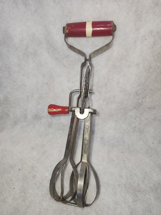 Vintage Dainty Whirl Hand Mixer Beater with Red Wood Handle and knob mix7