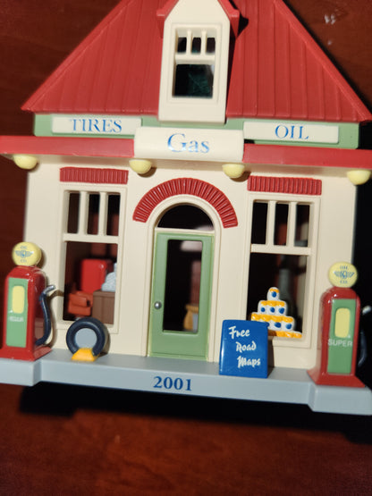 HH2001 2001 service station Ornament Hallmark Nostalgic Houses,