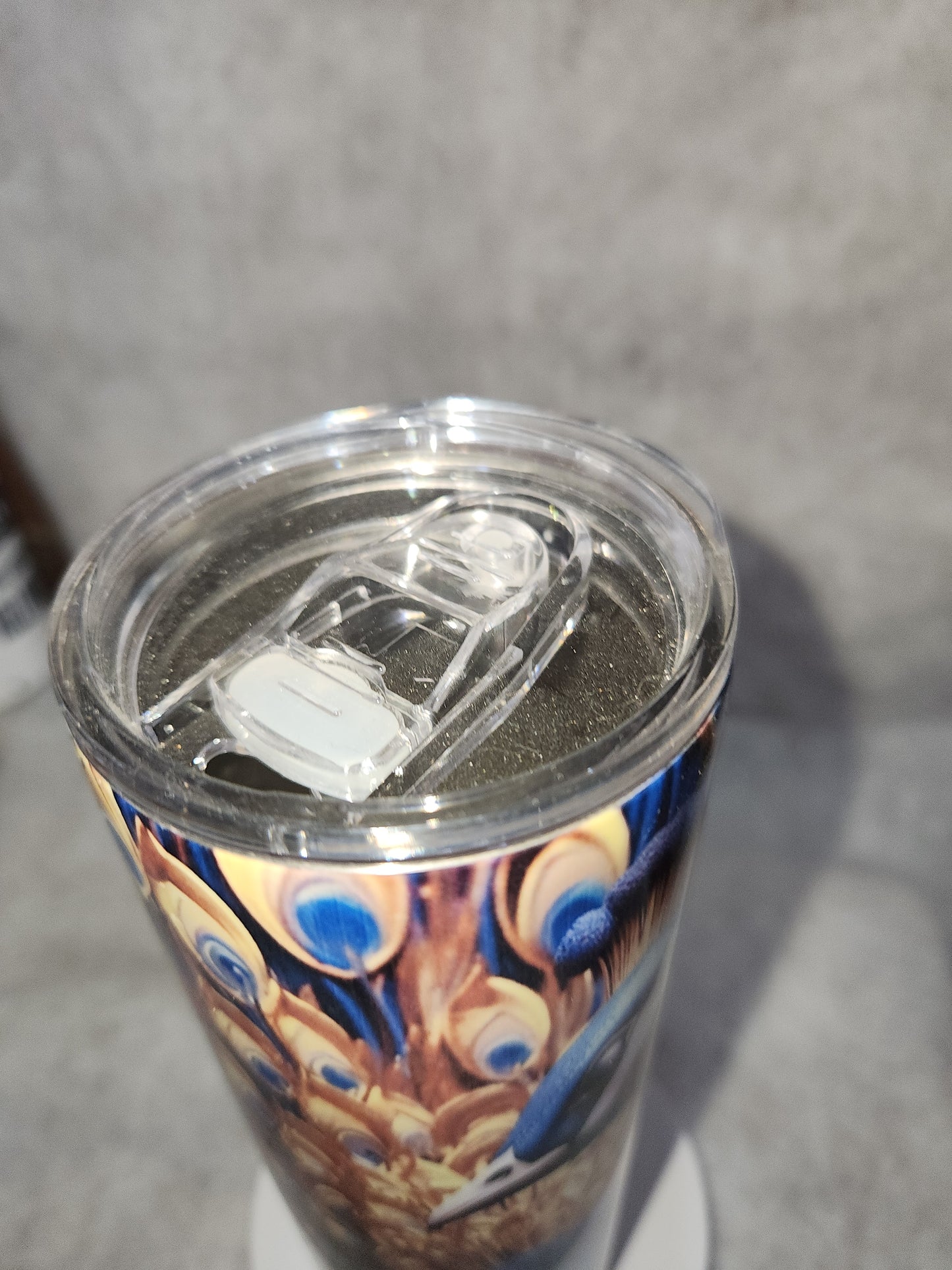20 oz Stainless Steel Insulated tumbler with a handle Peacock thp1