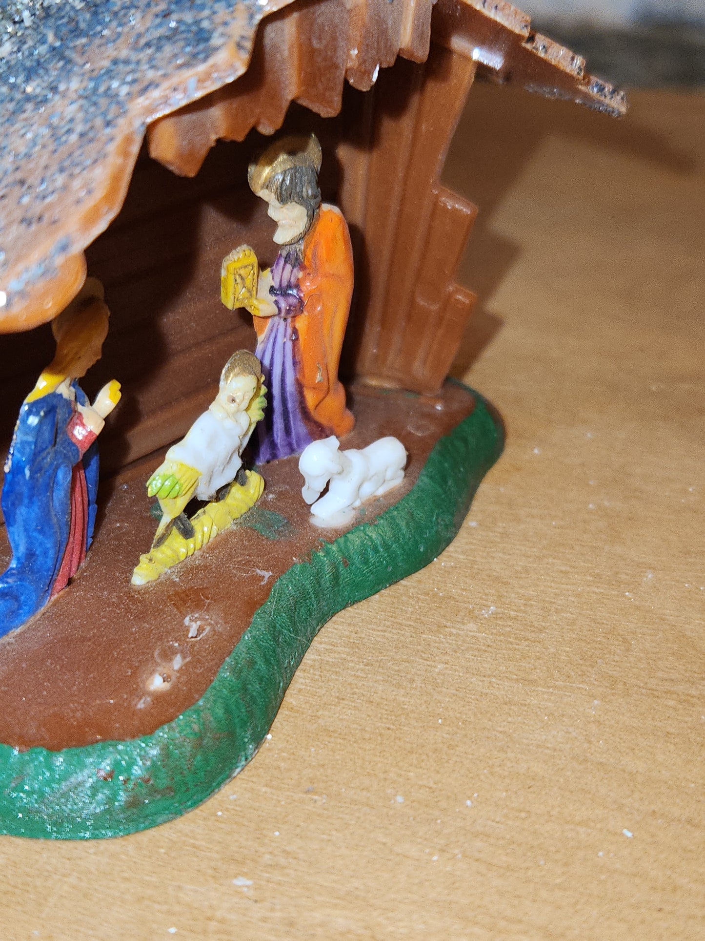 Vintage Plastic Celluloid Nativity Made in Hong Kong Mica n10