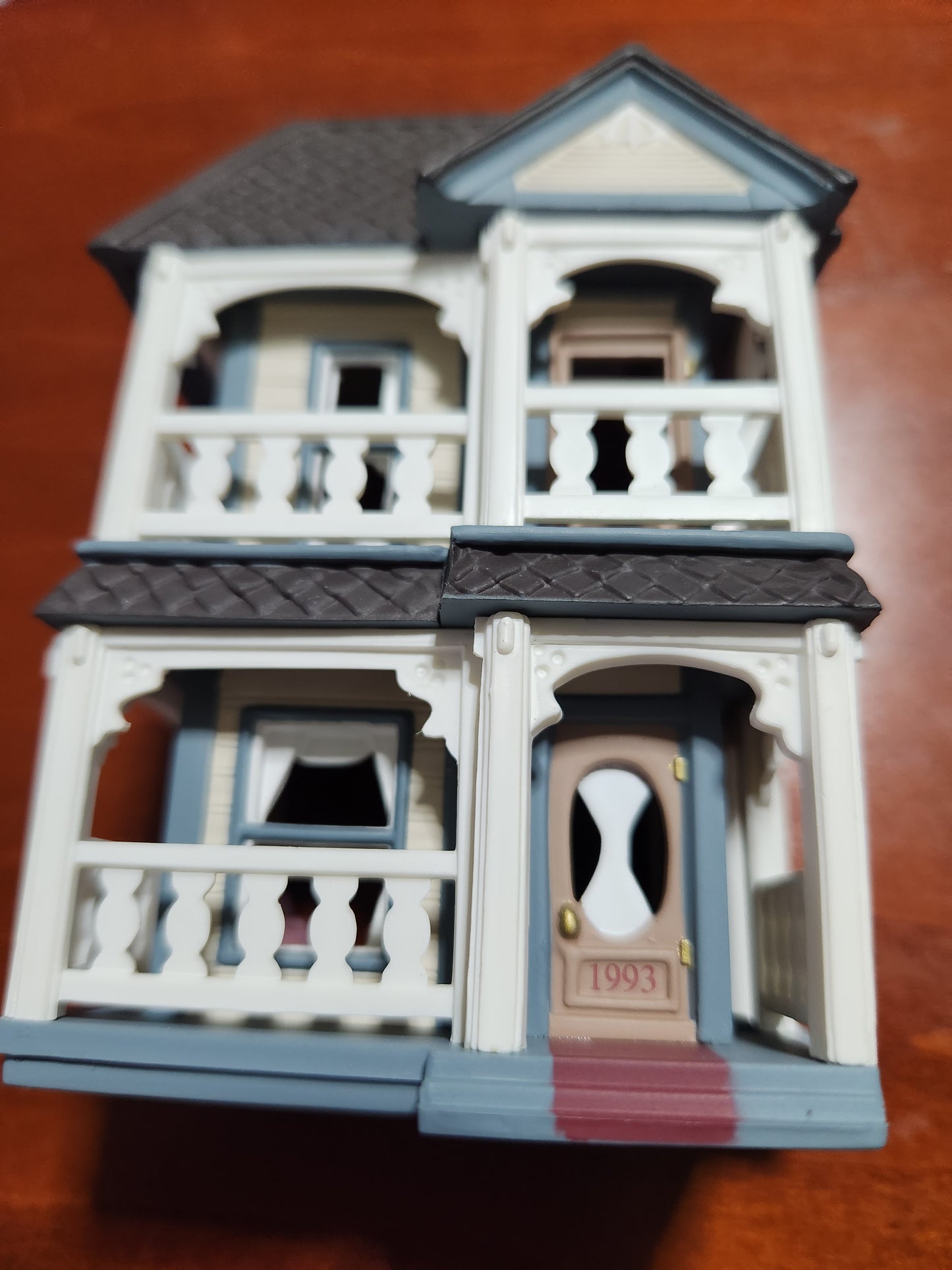 HH1993 Cozy Home Hallmark ornament