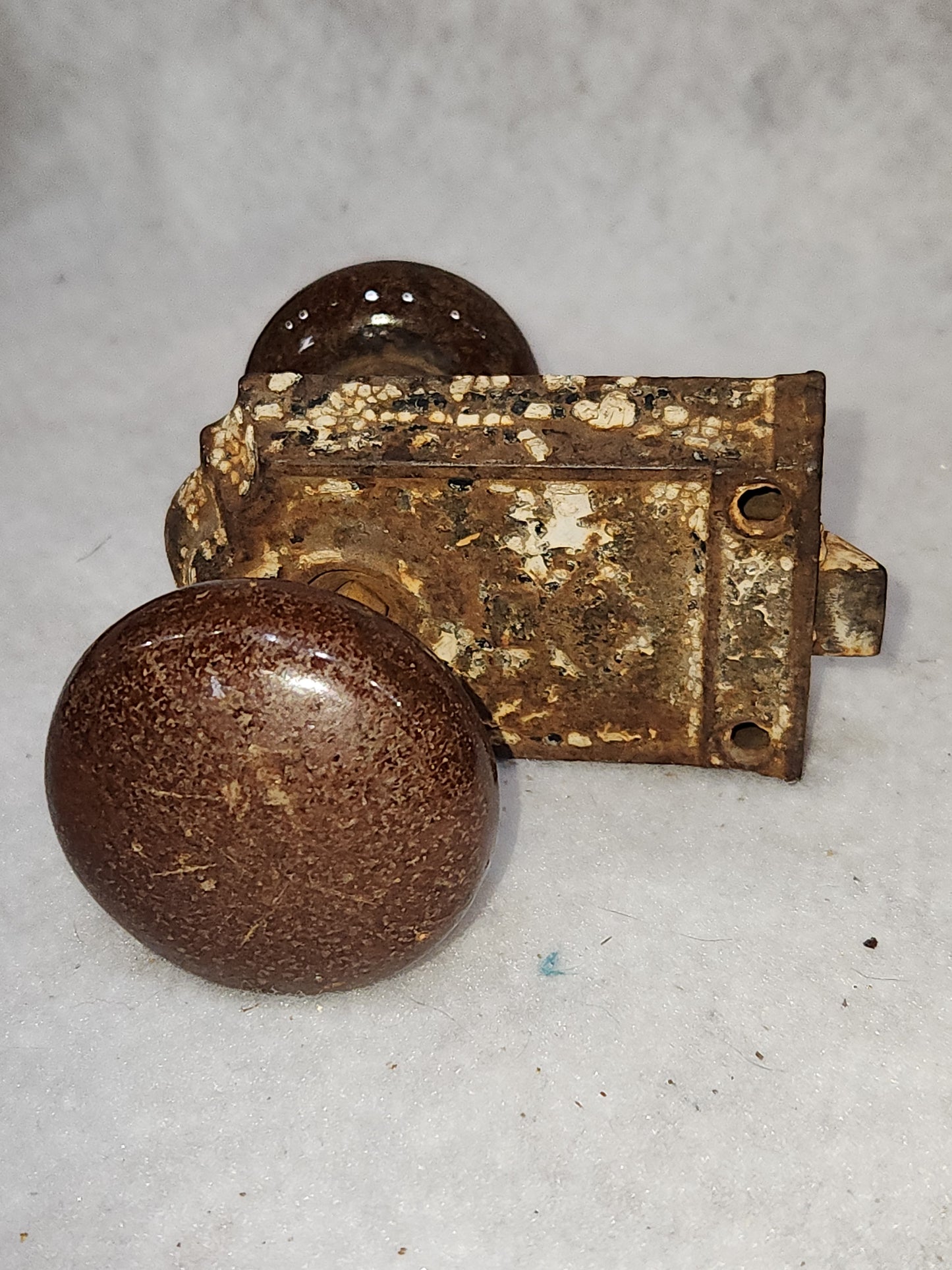 Antique Brown Door Knob and Lock Set kn3