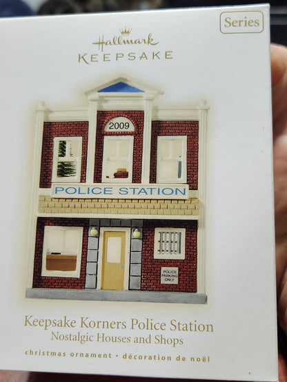 HH2009 keepsake korners Police Station Ornament Hallmark Nostalgic Houses