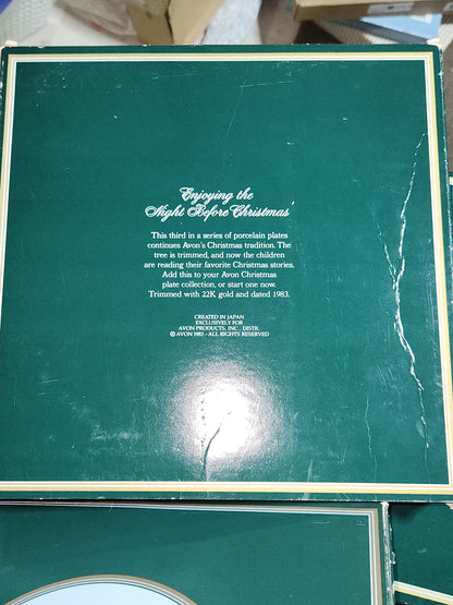 Vintage Avon Christmas 1983 Thurd Edition Christmas Memories Enjoying the Night Before Christmas Plate 22k gold trim Original Box.