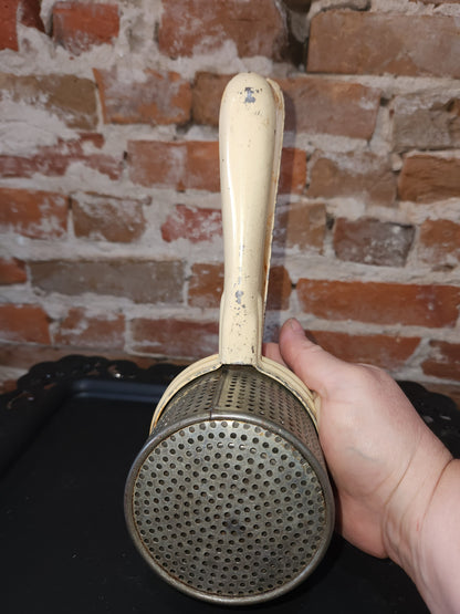 Vintage Handy Things Potato Ricer Michigan tan handle kit57