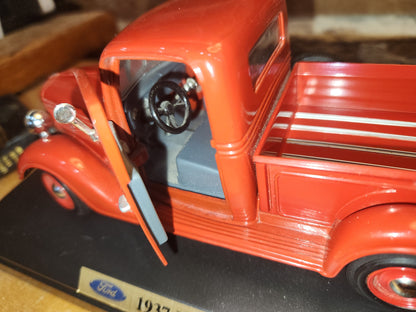 Vintage Redbox 1937 Ford Pickup 1:24 Die-Cast Model Truck ALL RED vc8