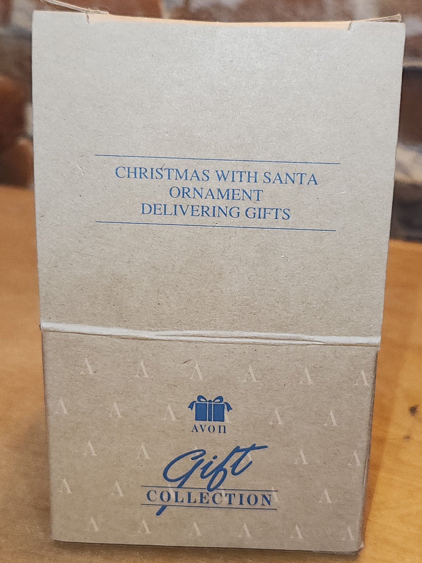 Vintage Avon Christmas Ornament Santa Delivering Gifts With Tree Fireplace Cat Kitten av018