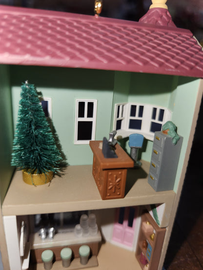 HH1994 Soda Fountain Pharmacy Ornament Hallmark Nostalgic Houses NO BOX