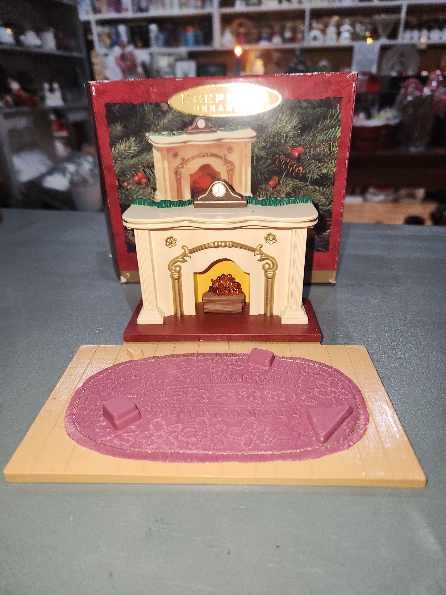 Vintage Hallmark Keepsake Ornament The Bearingers Fireplace 1993 ho1199