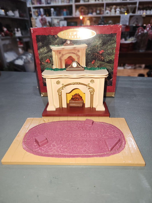 Vintage Hallmark Keepsake Ornament The Bearingers Fireplace 1993 ho1199