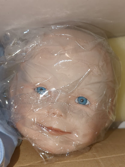 Edwin M. Knowles  Yolanda's Picture Perfect Babies Amanda new In Box life-like realistic real baby doll