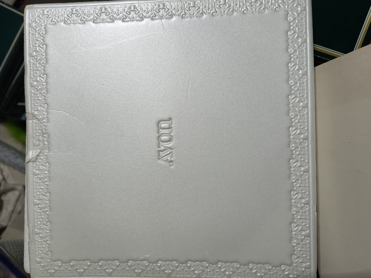 Vintage Avon Christmas 1976 Bringing Home the Tree Plate Original Box. Enoch Wedgewood England