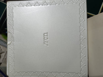 Vintage Avon Christmas 1976 Bringing Home the Tree Plate Original Box. Enoch Wedgewood England