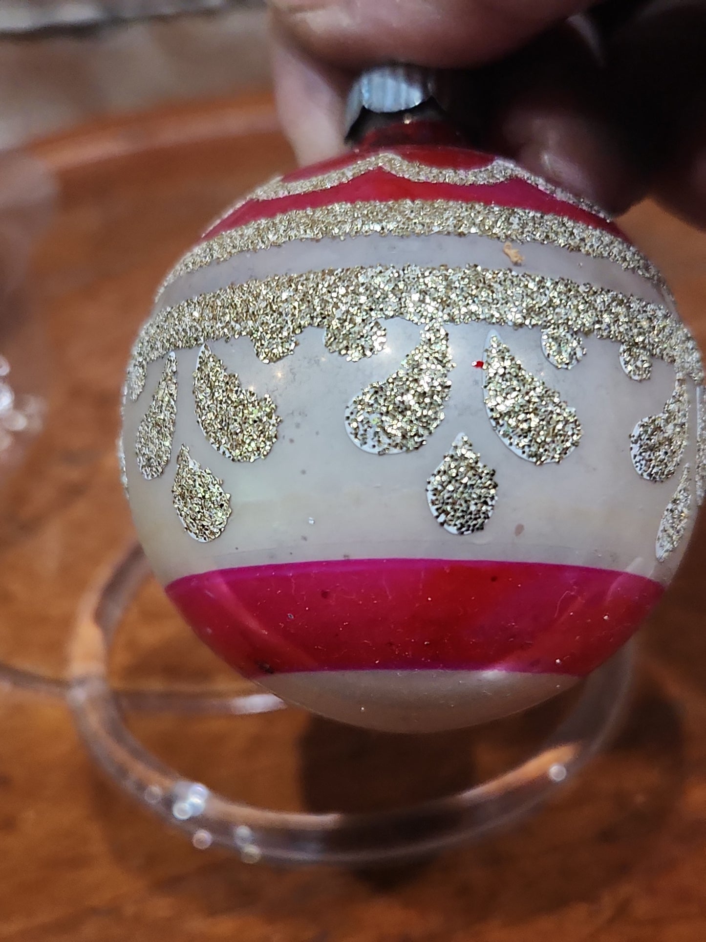 Vintage Shiny Brite Set of 4 Glass Ornaments with Same Design with Silver Stripes and Gold Mica Accents. 2 Matching Green and 2 Matching Red. Sb7