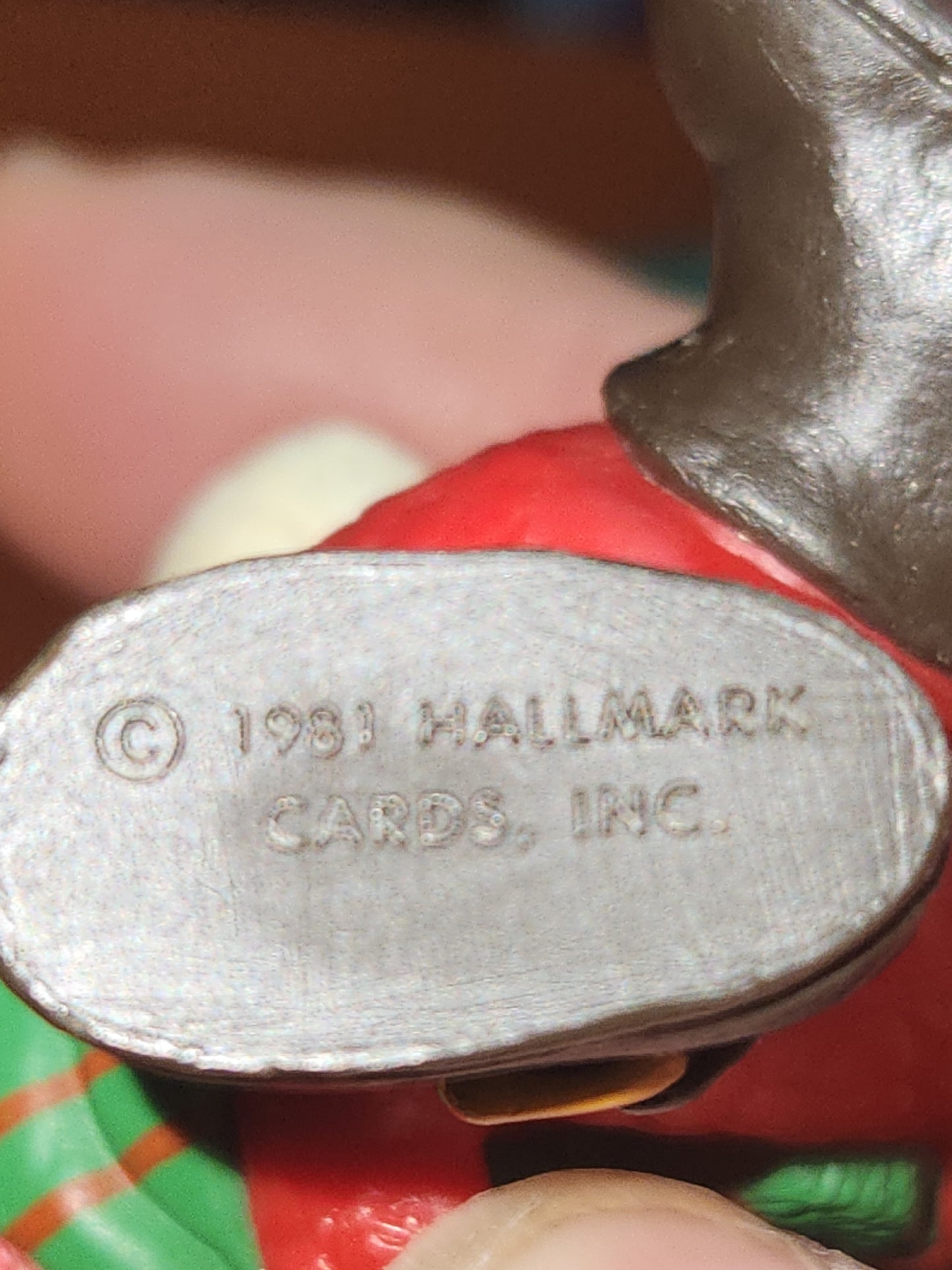 Hallmark Figurine Merry Cardinal with Snowball 1981 minature