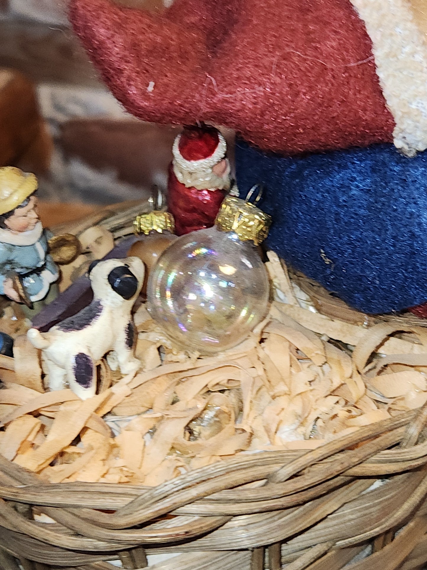 Vintage Bethany Lowe Santa Claus Wearing Wool in a Woven Sleigh With Toys AS IS s90