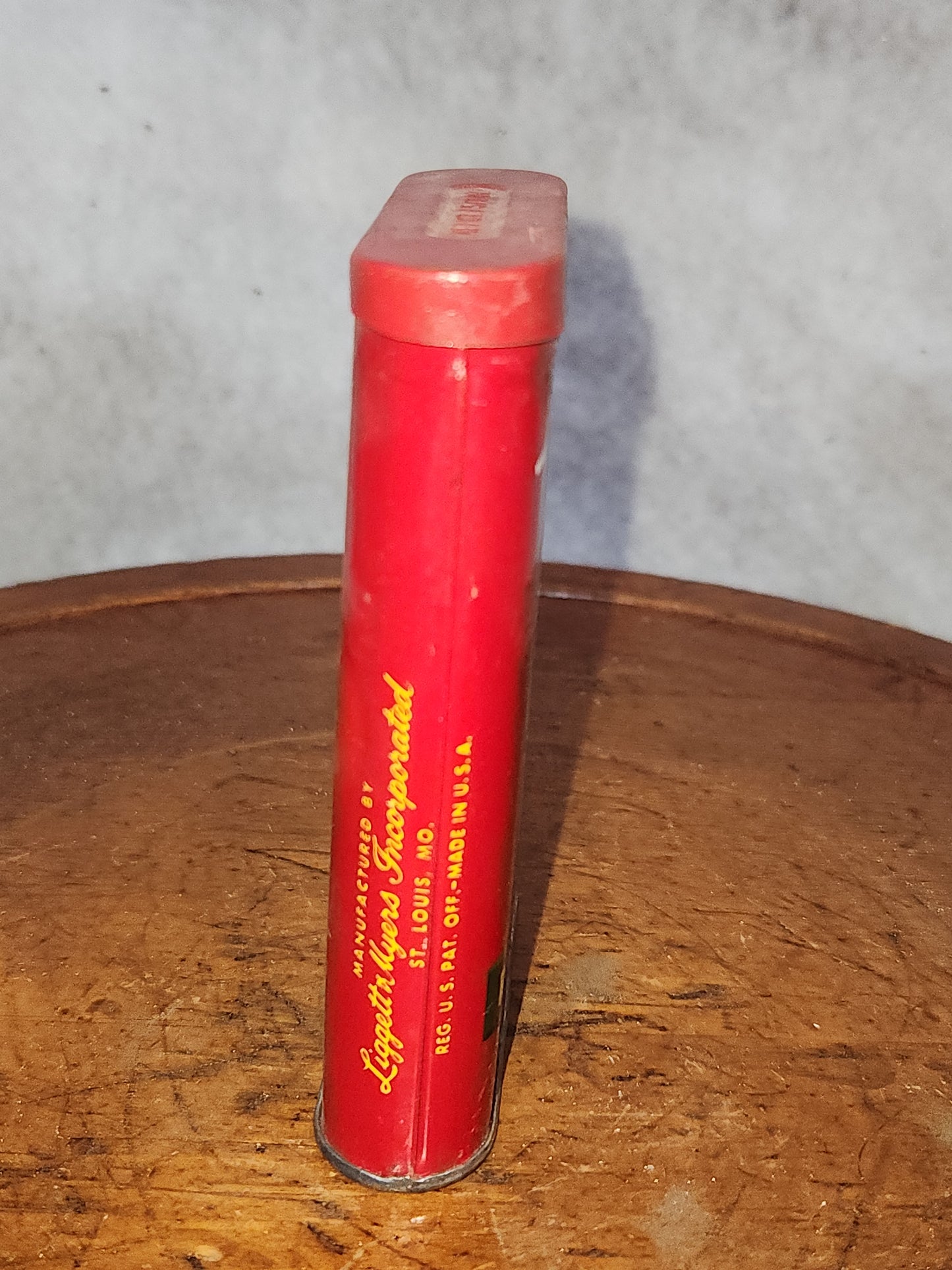 Vintage Tobacco Velvet pipe and cigarette 1 1/2 oz  Kentucky tin119