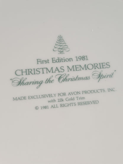Vintage Avon Christmas 1981 First Edition Christmas Memories Plate 22k gold trim Original Box.