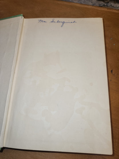 The Egg and I by Betty MacDonald 1945 Vintage Green Book Cover bk13