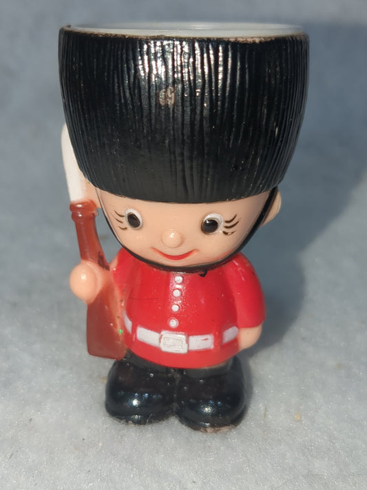 Vintage British Beefeater Soldier egg cup, trinket, air planter Hong Kong ec87