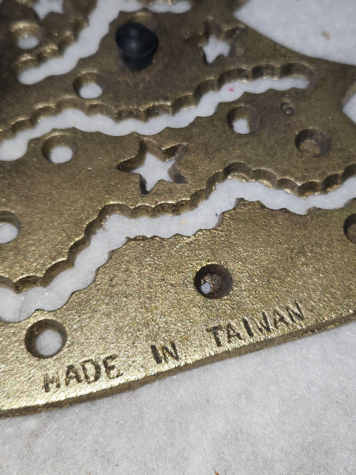 Vintage Cast Metal Christmas Tree Trivet Gold Made in Taiwan cm77