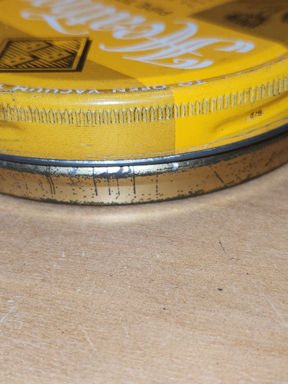 Vintage Heather Pipe Tobacco Tin 2 oz Scottish Formula Hollco tin016