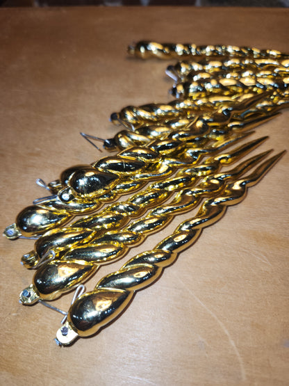 Vintage Plastic Icicle with Clips Set of 12 Icycle