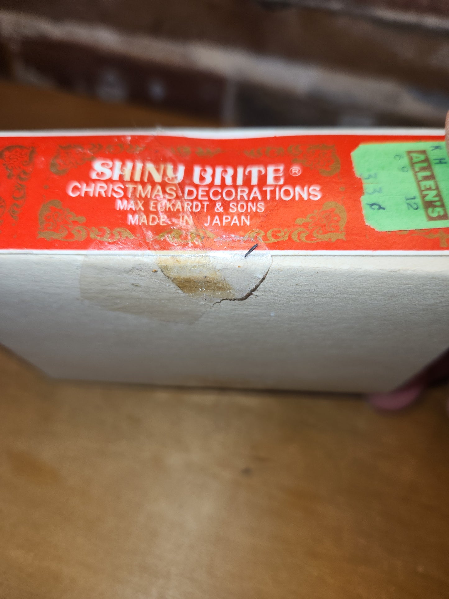 Box of Shiny Brite gold ornaments .98" 1" 25mm box of 12 bO02