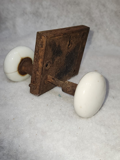 Antique Door Knob and Lock Set kn2