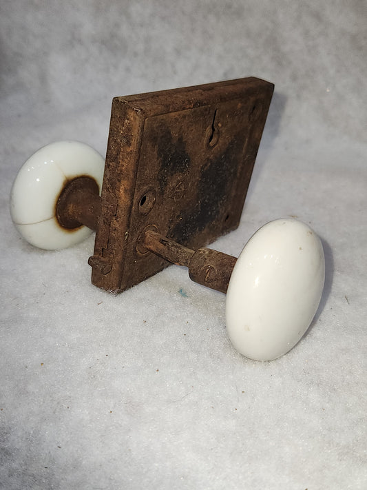 Antique Door Knob and Lock Set kn2