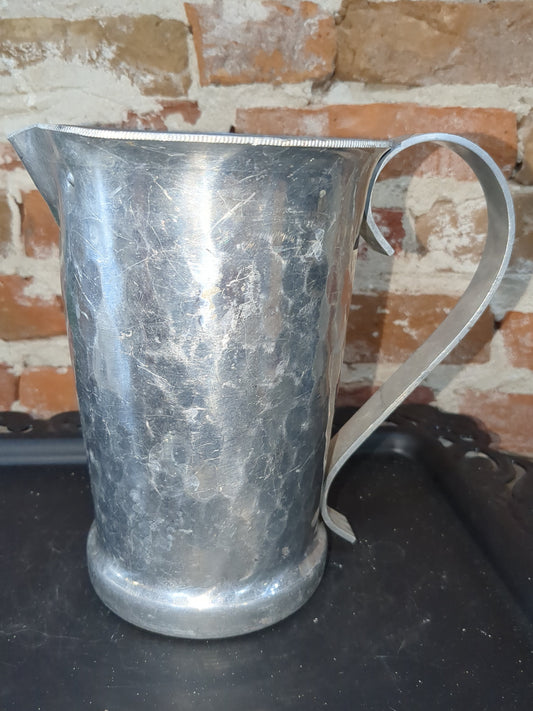 Vintage hammered aluminum pitcher alu115