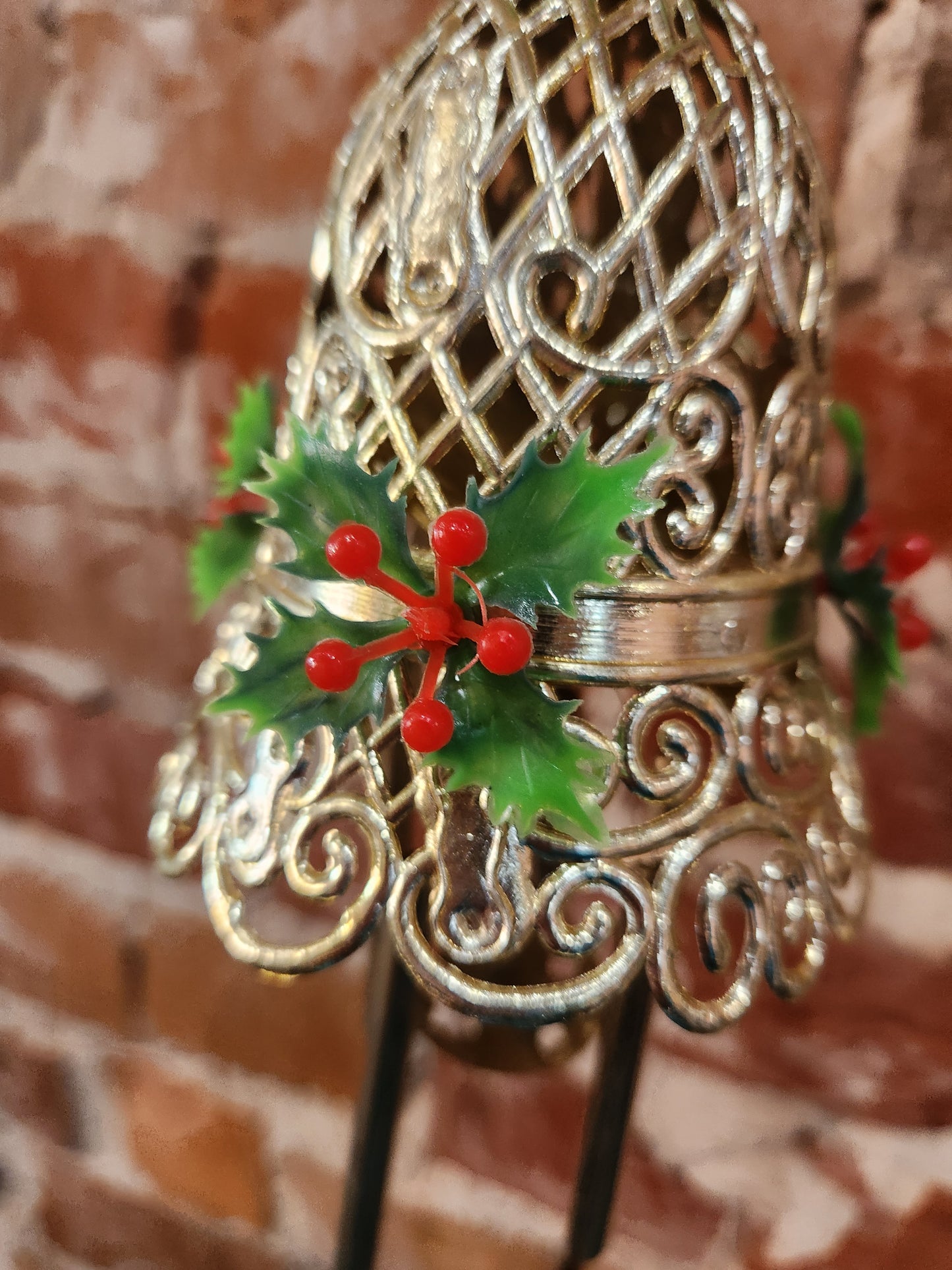 Vintage plastic filigree bell windchime Christmas 0204