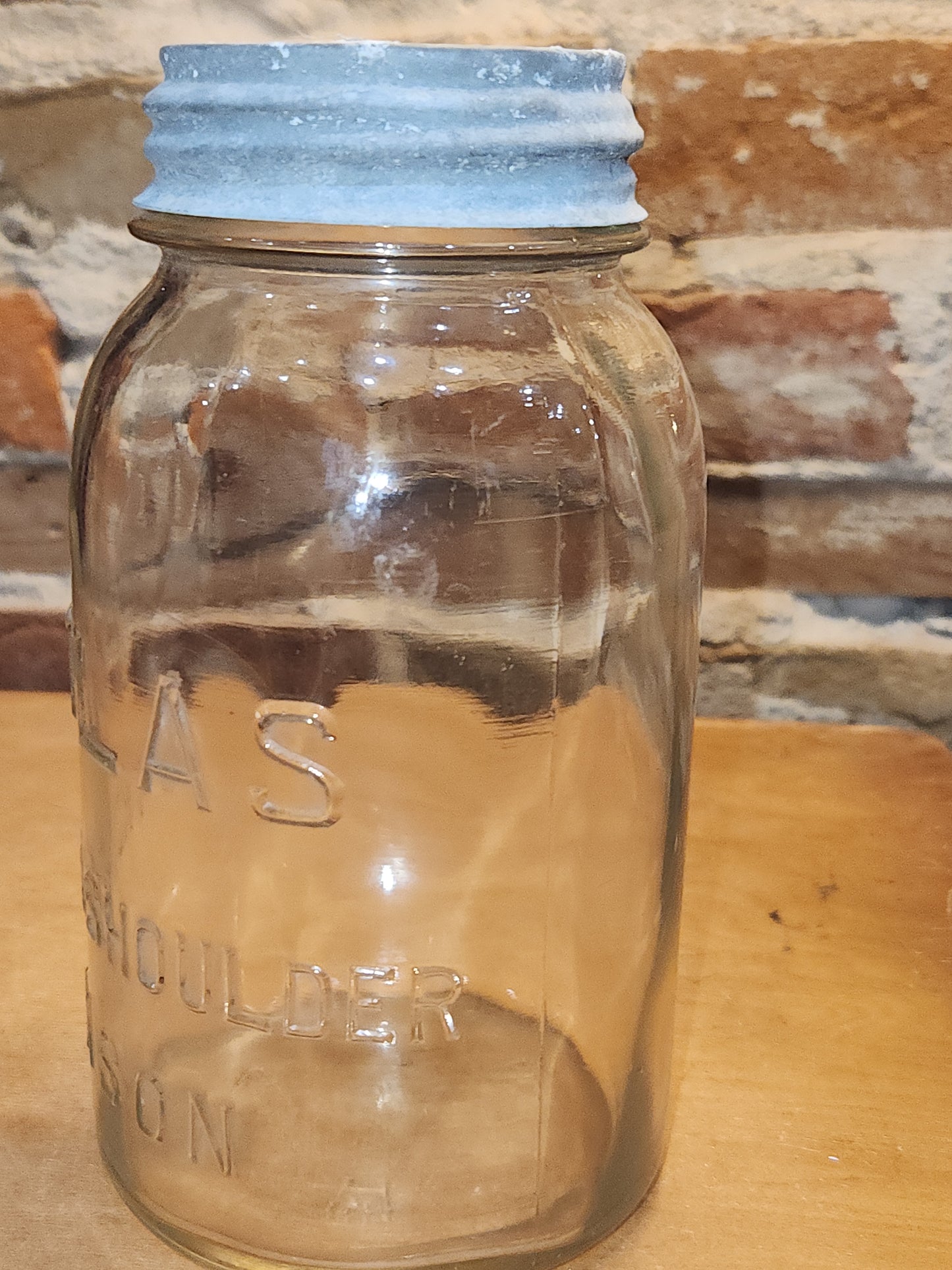 Atlas Strong Shoulder Mason Clear Glass Quart Jar with Atlas Zinc Lid jar1