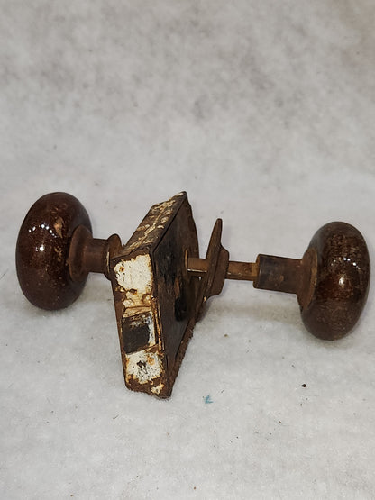Antique Brown Door Knob and Lock Set kn3
