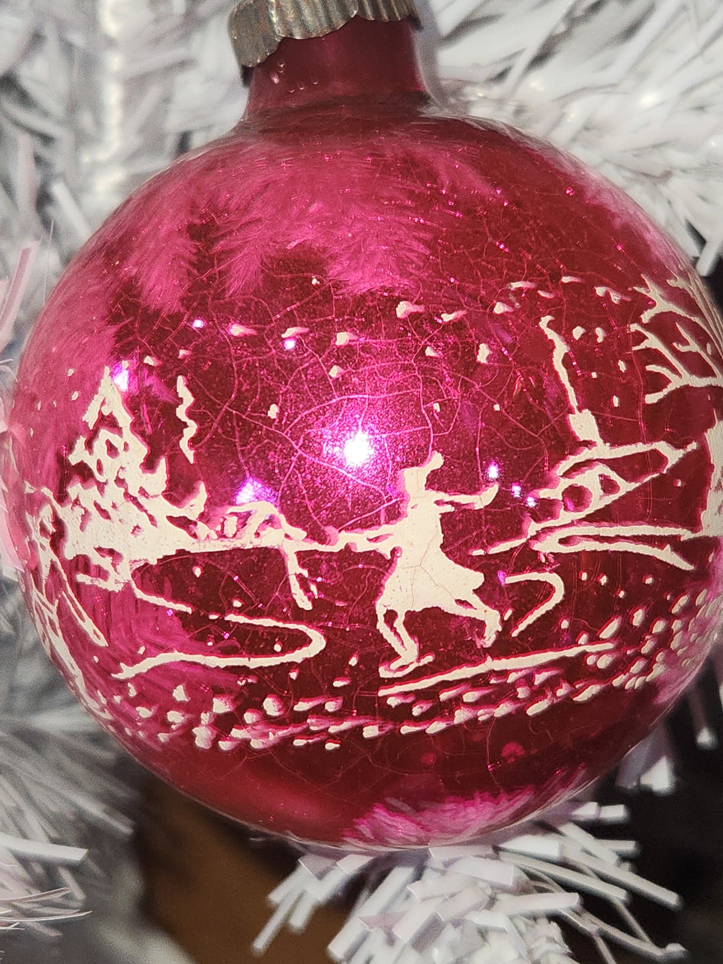 Vintage Shiny Brite Hot Pink Stenciled Ice Skating Glass Ball Ornament GLOWS vo8