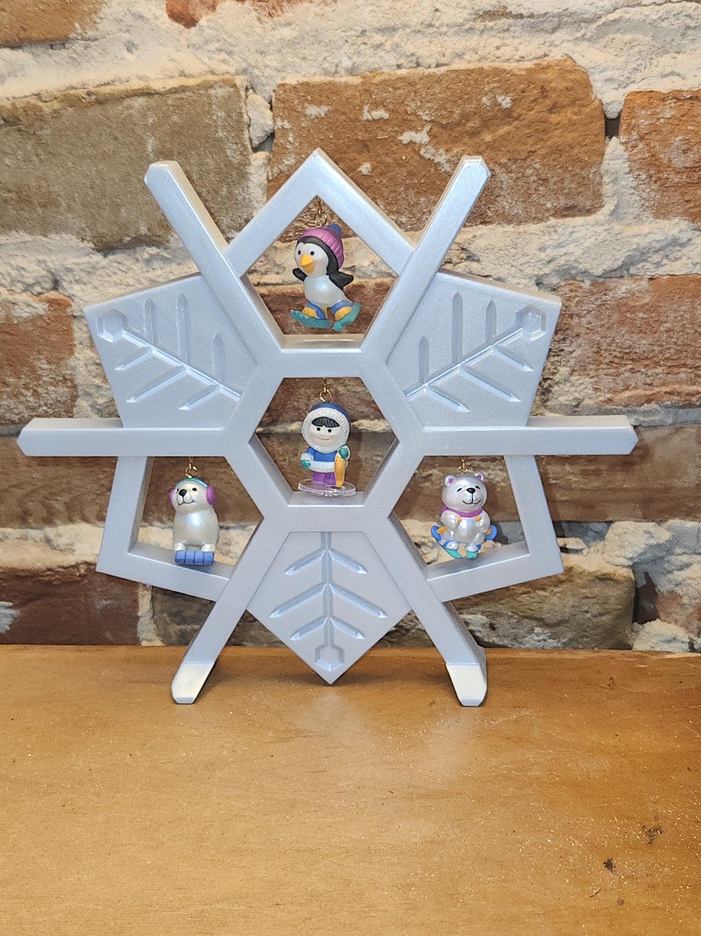 Vintage Avon Wee Winter Friends Display Stand Along With Set Of Four Wee Winter Friends Penguine, Seal, Polar Bear, Eskimo NO BOX ww67