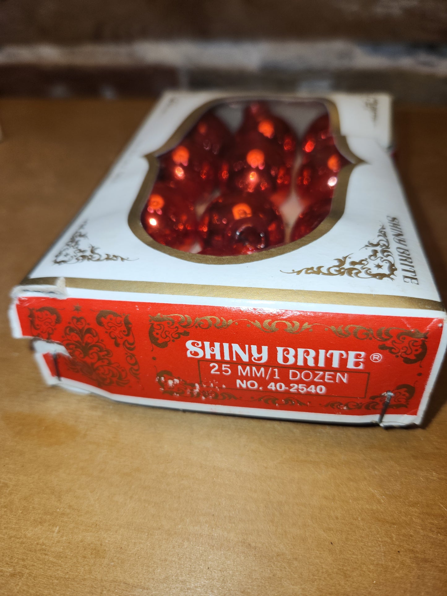 Box of Shiny Brite red ornament .98" 1" 25mm box of 12 bO01