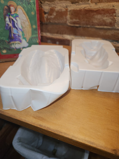 Vintage Hallmark Keepsake Ornament Graceful Glory Angel 2000