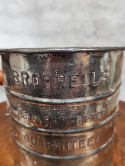 Vintage Bromwell’s 3 Cup Crank Handle Sifter metal and wood crank fs90