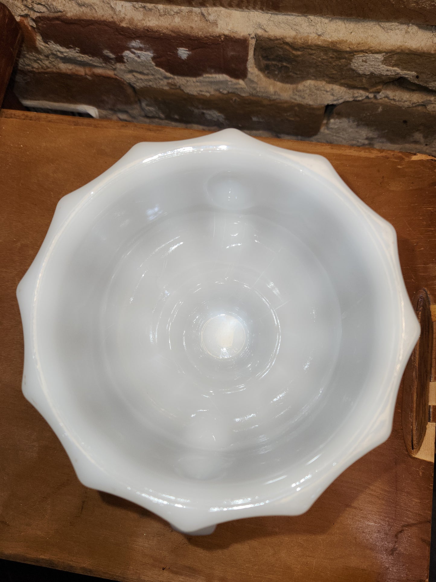 Vintage E.O. Brody Co. MJ-46 Milk Glass Fruit Compose Pestal Vase Candy Dish Trinket  Cleveland Ohio USA J-2537 mg8