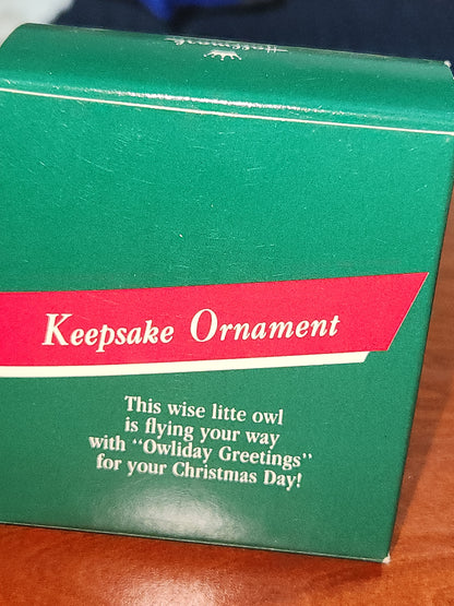 Vintage Hallmark Keepsake Ornament Owliday Greetings miniature 1989