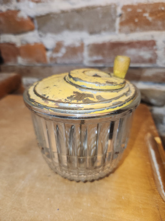 Vintage Kitchen Egg Beater Mixer Hand Mixer Glass Bowl Metal Top kit66