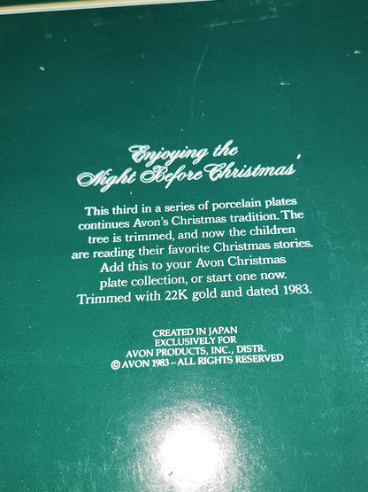 Vintage Avon Christmas 1983 Thurd Edition Christmas Memories Enjoying the Night Before Christmas Plate 22k gold trim Original Box.
