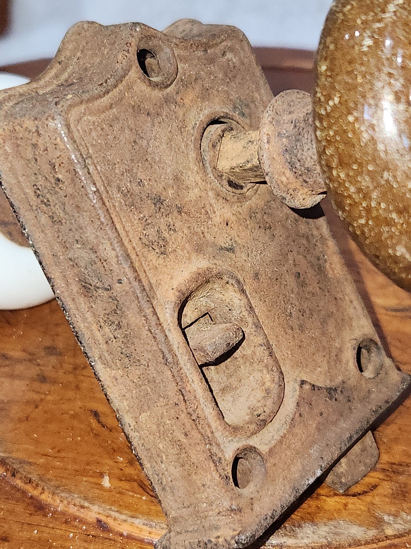 Antique Brown & White Door Knob and Lock Set kn4
